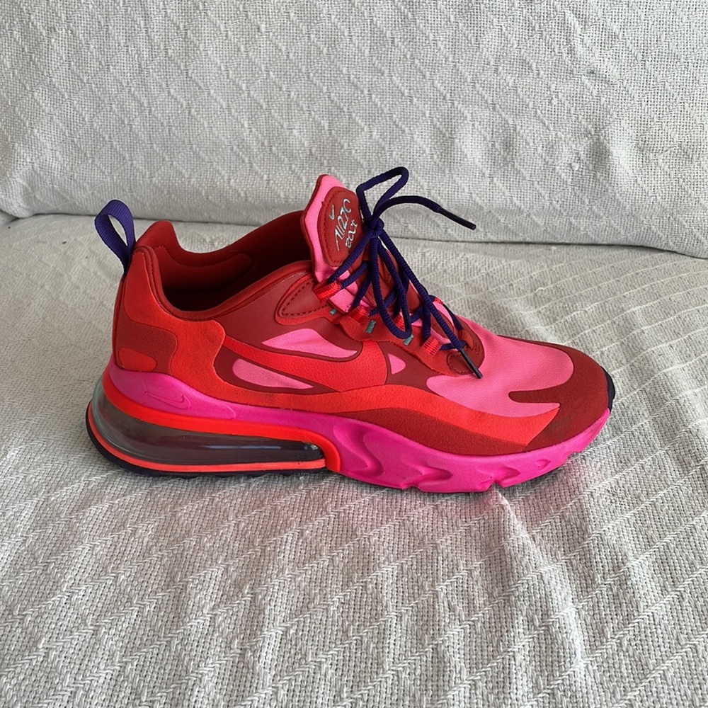 Nike react 270